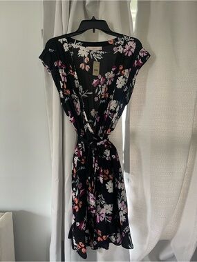 BRAND NEW LOFT Floral wrap flutter sleeve romper size XLP